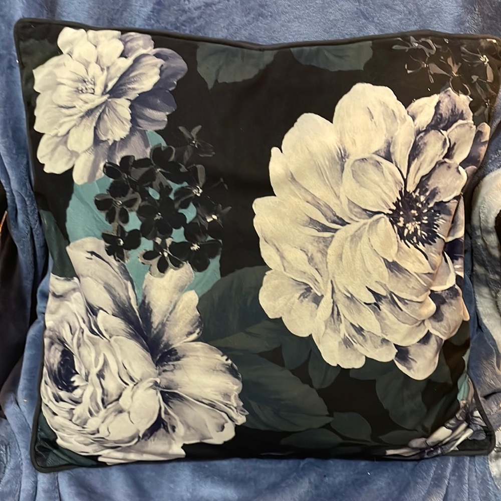 Throw pillow